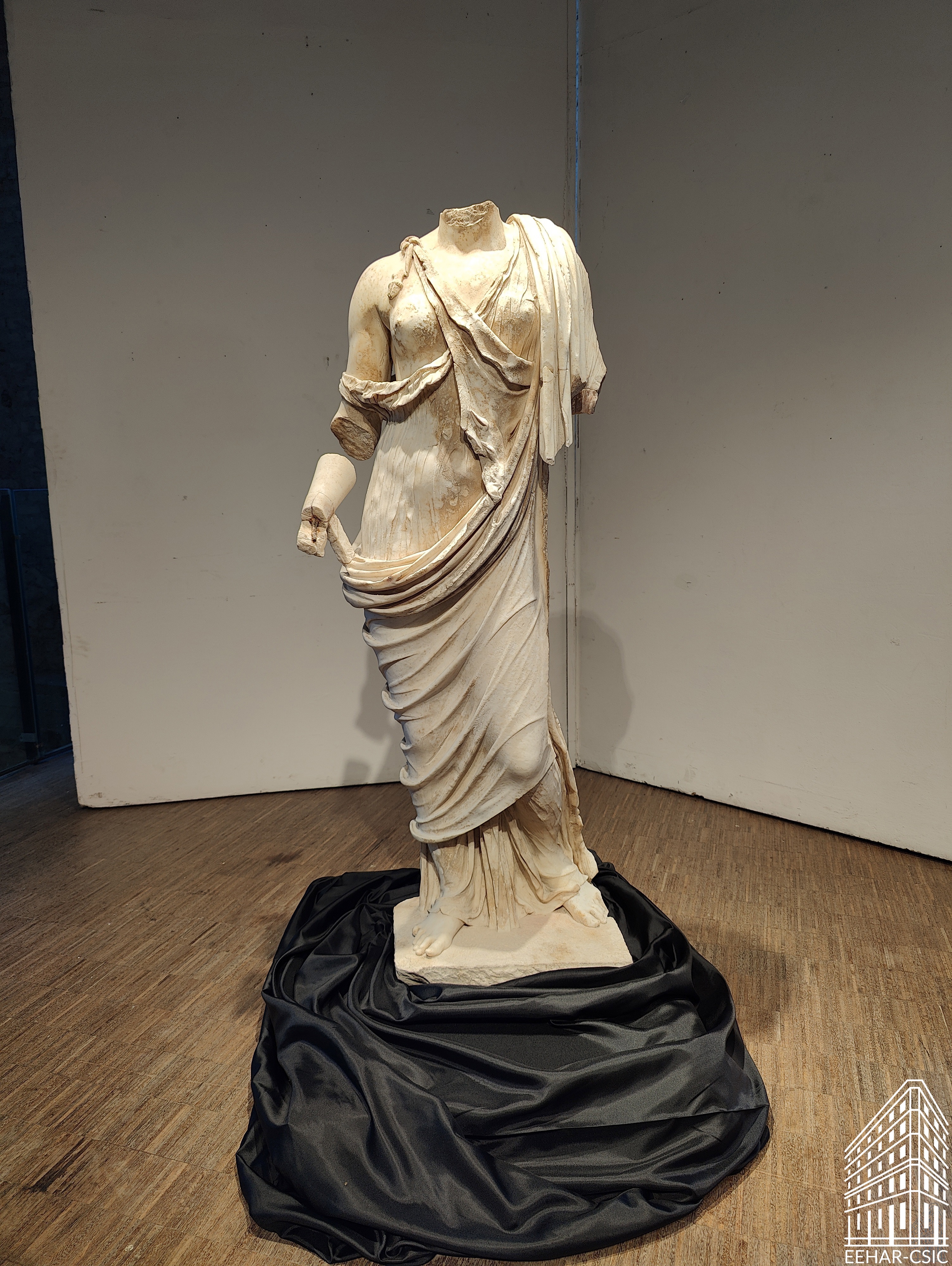 Estatua hallada en las Termas de Tusculum, Campaña de excavaciones de la EEHAR 2023